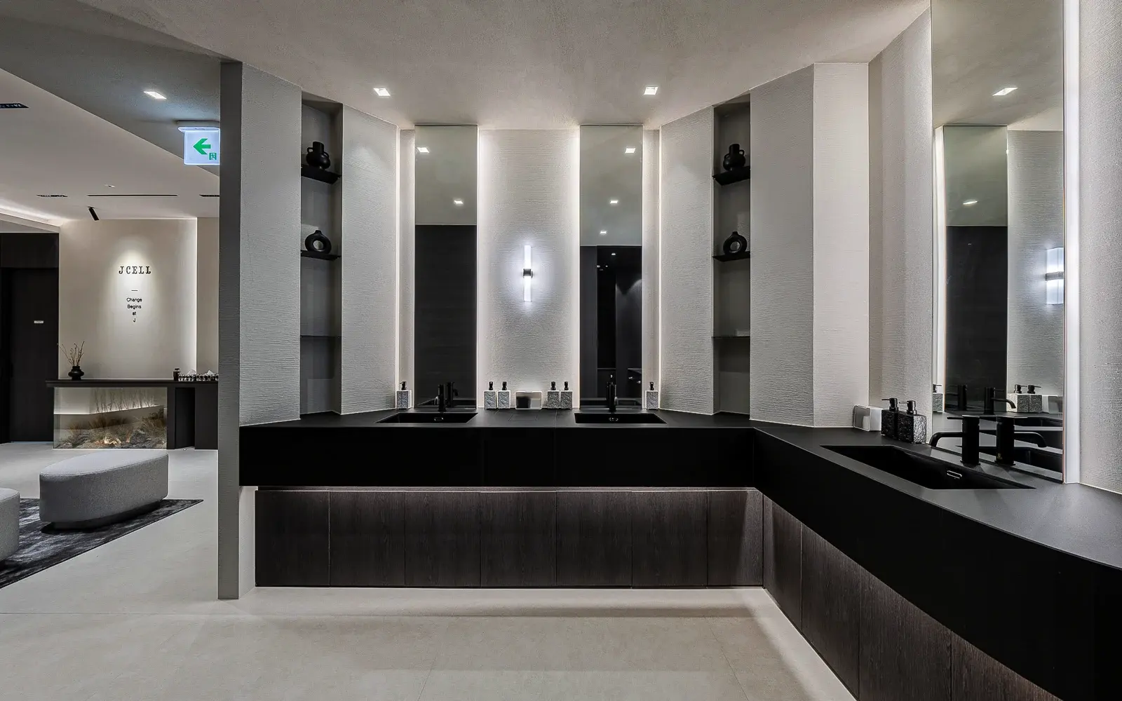 The care preparation space and mirrors inside Jcell Clinic